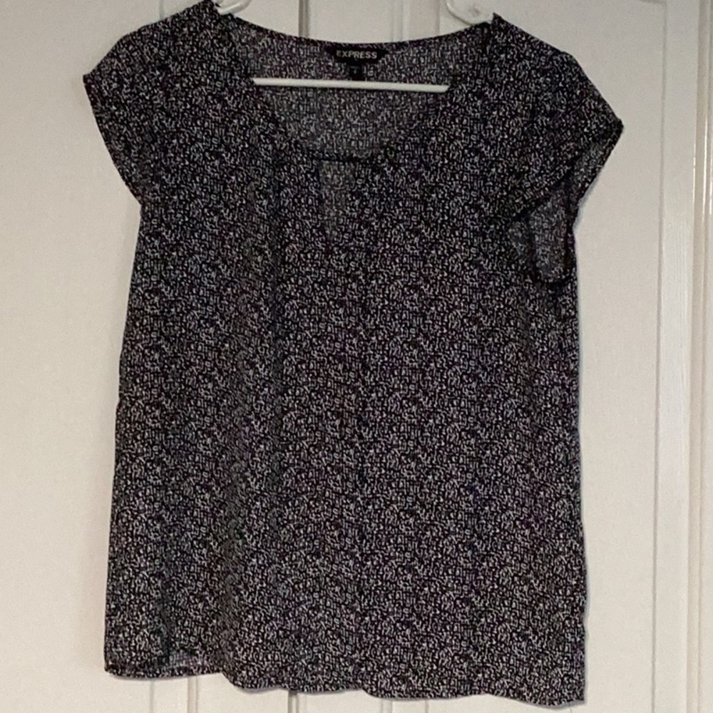 Express black and white top